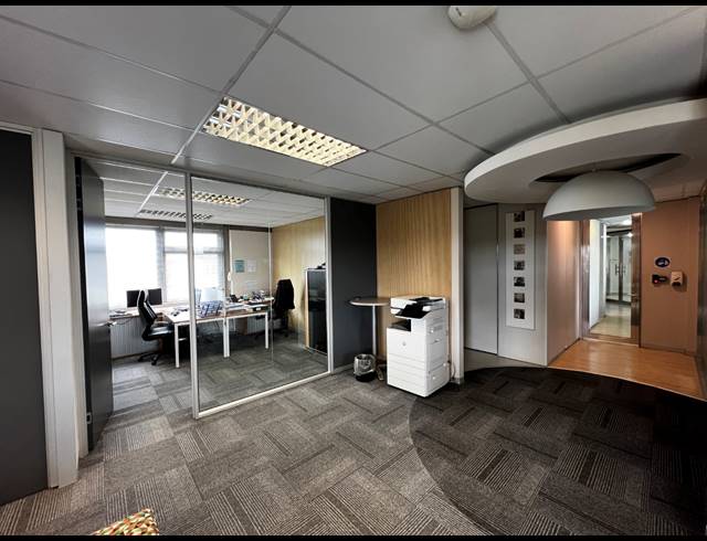 611M² OFFICE TO LET IN BELLVILLE CENTRAL
